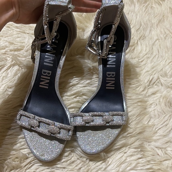 Gianni Bini Silver glitter Heels 8.5 - Picture 11 of 12